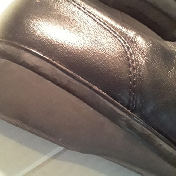 Clark's Black Ruched Leather Loafers - Picture 15 of 16